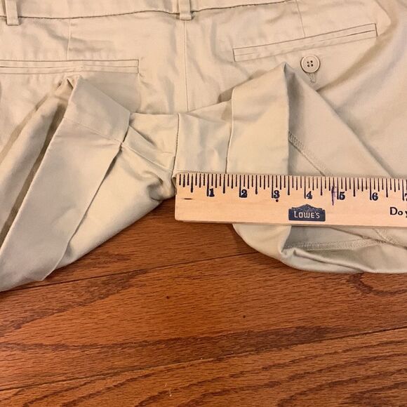New York & Company size 4 khaki shorts - Picture 8 of 9